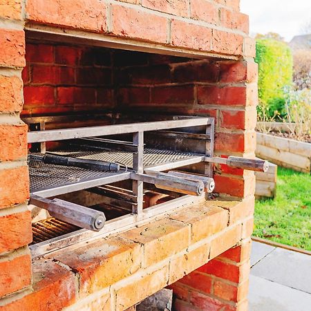 Cottage With Hot Tub - Near Cheltenham And Tewkesbury Exterior foto